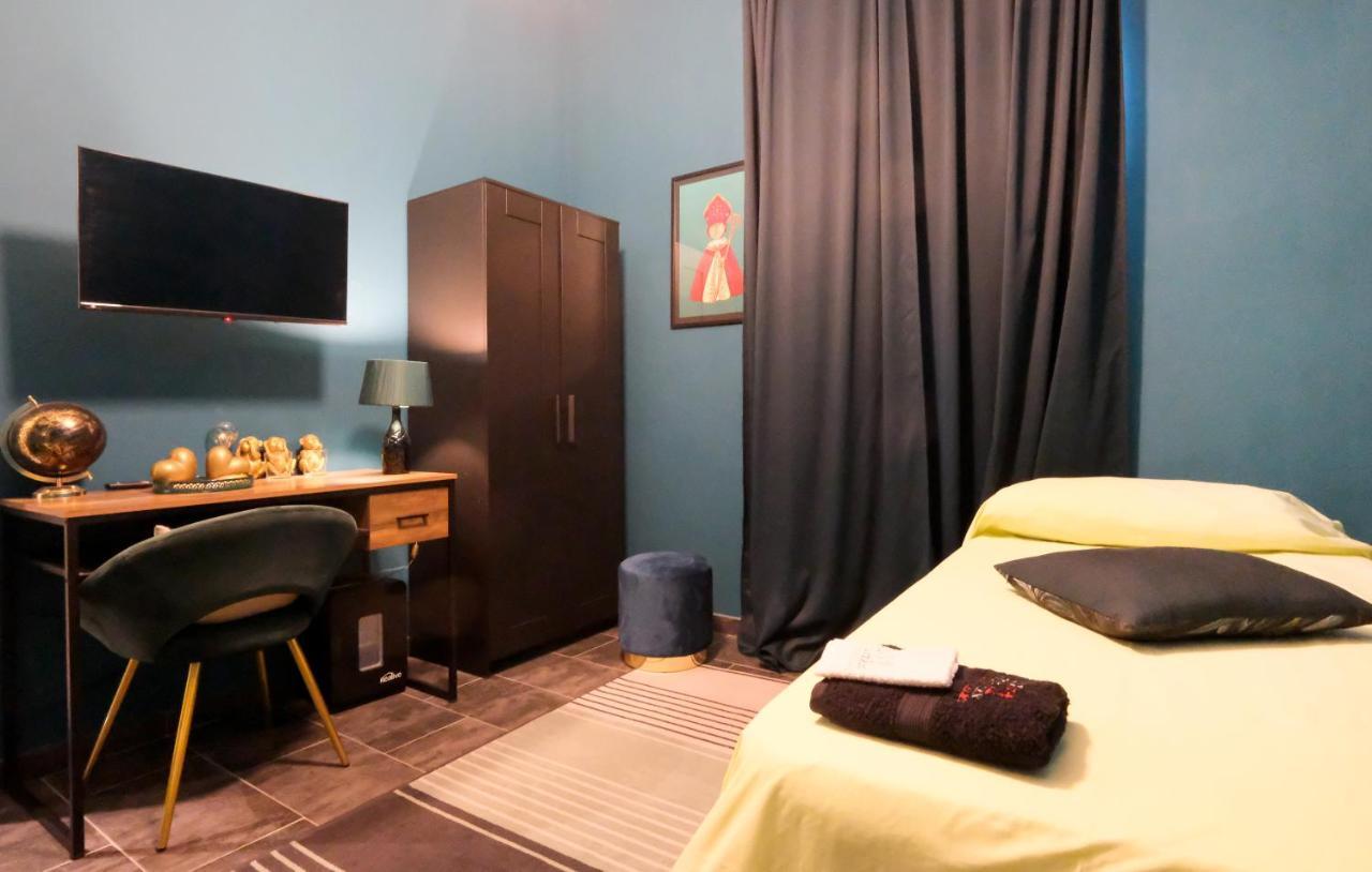 Lh51 Rooms Наполи Екстериор снимка